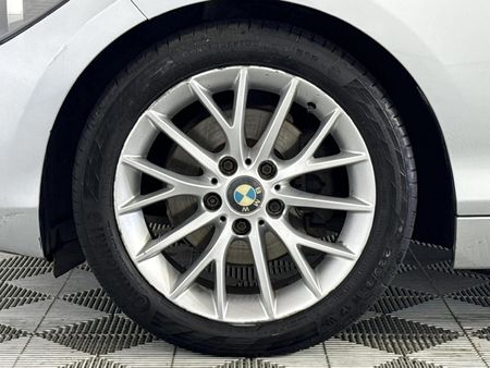 2012-BMW-1-Series-118i-5-dr-Auto_4