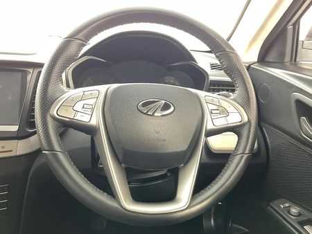 2022-Mahindra-XUV-300-15D-W6_12