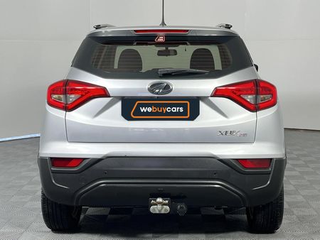 2022-Mahindra-XUV-300-15D-W6_18
