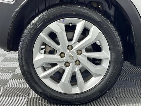 2022-Mahindra-XUV-300-15D-W6_7