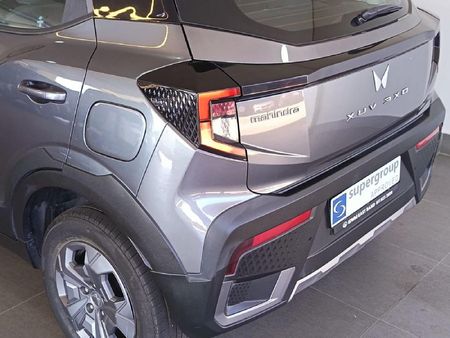 2025-Mahindra-XUV-3XO-12T-MX2-Auto_12