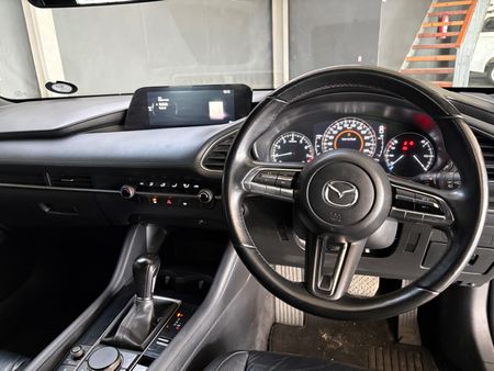 2021-Mazda-3-15-Dynamic-Auto_9