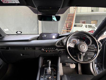 2021-Mazda-3-15-Dynamic-Auto_10
