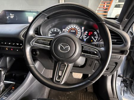 2021-Mazda-3-15-Dynamic-Auto_11