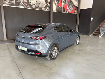 2021-Mazda-3-15-Dynamic-Auto_14
