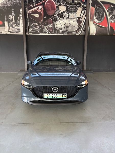 2021-Mazda-3-15-Dynamic-Auto_3