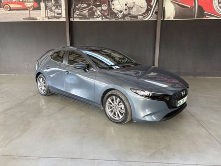 2021-Mazda-3-15-Dynamic-Auto_4