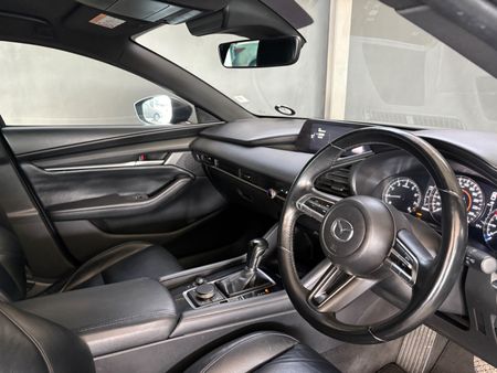 2021-Mazda-3-15-Dynamic-Auto_7