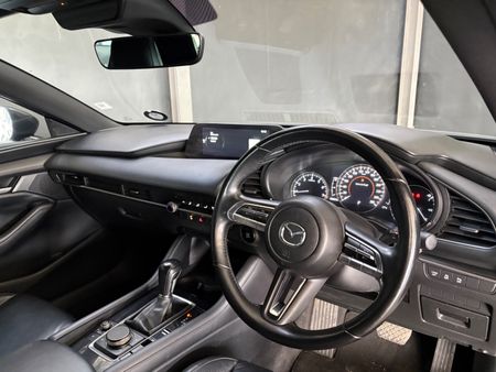 2021-Mazda-3-15-Dynamic-Auto_8
