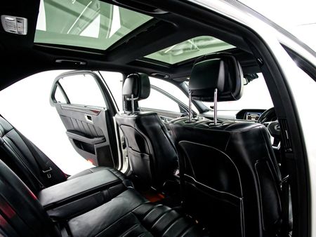 2015-Mercedes-Benz-E-Class-E-500_9