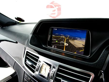 2015-Mercedes-Benz-E-Class-E-500_12