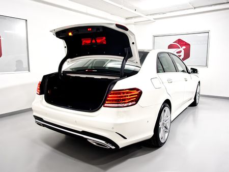 2015-Mercedes-Benz-E-Class-E-500_27