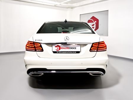 2015-Mercedes-Benz-E-Class-E-500_37