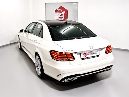 2015-Mercedes-Benz-E-Class-E-500_38