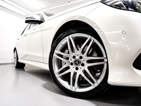 2015-Mercedes-Benz-E-Class-E-500_3