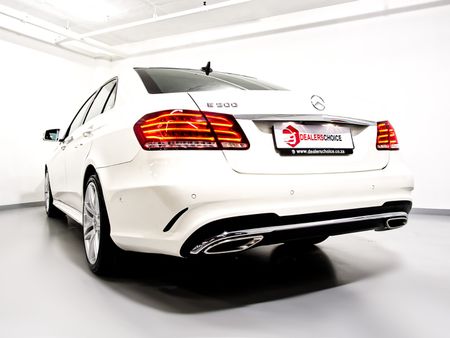 2015-Mercedes-Benz-E-Class-E-500_39