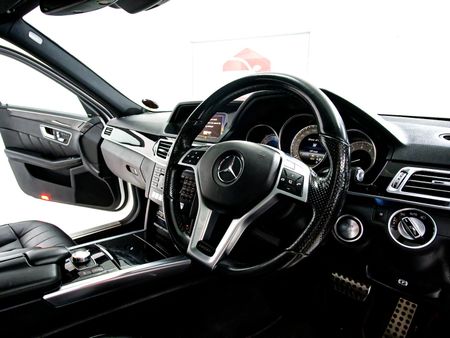 2015-Mercedes-Benz-E-Class-E-500_6