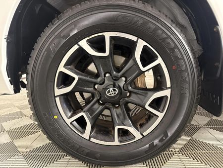 2020-Toyota-Hilux-28-GD-6-Raised-Body-Raider-Double-Cab_7