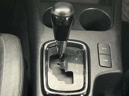 2022-Toyota-Hilux-28-GD-6-Raised-Body-Legend-Auto-Double-Cab_10
