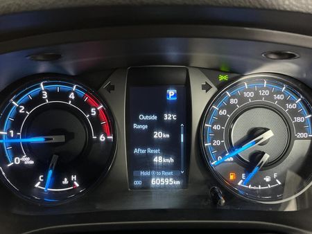 2022-Toyota-Hilux-28-GD-6-Raised-Body-Legend-Auto-Double-Cab_2