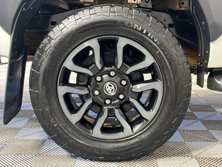 2022-Toyota-Hilux-28-GD-6-Raised-Body-Legend-Auto-Double-Cab_7