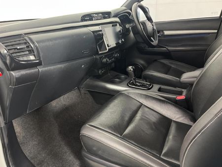 2022-Toyota-Hilux-28-GD-6-Raised-Body-Legend-Auto-Double-Cab_8