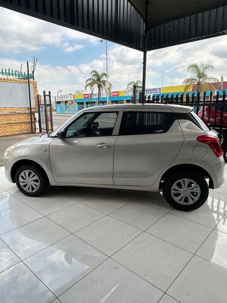 2019-Suzuki-Swift-12-GA-Manual_2