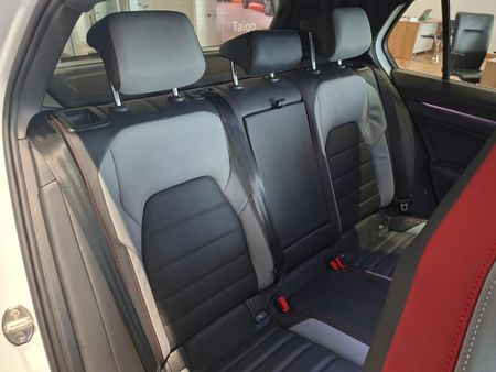 2026-Volkswagen-Golf-8-GTI-20-TSI-DSG_13