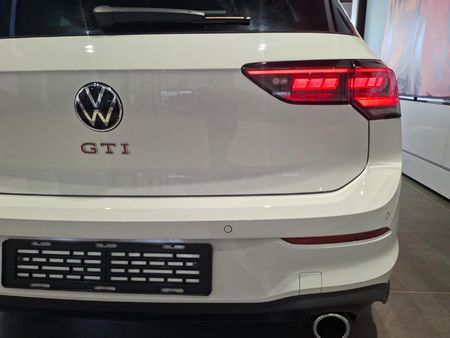 2026-Volkswagen-Golf-8-GTI-20-TSI-DSG_4