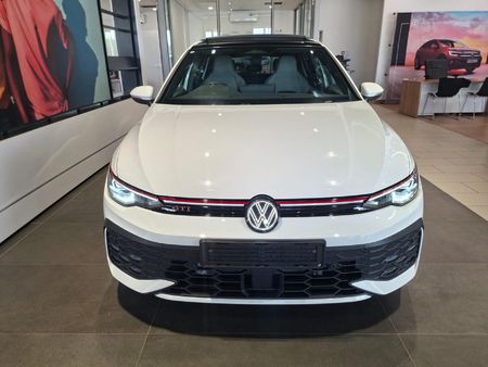 2026-Volkswagen-Golf-8-GTI-20-TSI-DSG_8