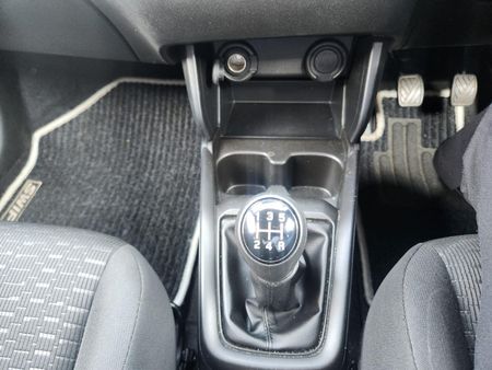 2025-Suzuki-Swift-12-GL_13