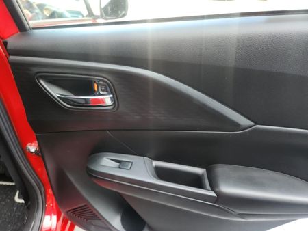2025-Suzuki-Swift-12-GL_16