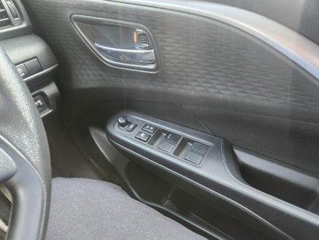 2025-Suzuki-Swift-12-GL_20