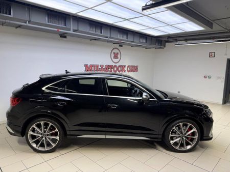 2021-Audi-RSQ3-Sportback-25-TFSI_9