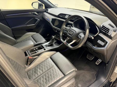 2021-Audi-RSQ3-Sportback-25-TFSI_10