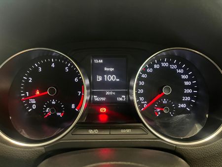 2016-Volkswagen-Polo-Cross-12-TSI_10