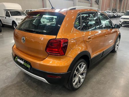 2016-Volkswagen-Polo-Cross-12-TSI_2