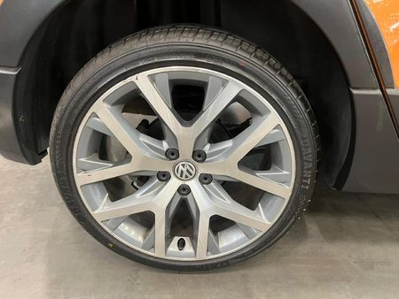 2016-Volkswagen-Polo-Cross-12-TSI_8