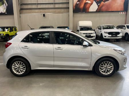 2017-Kia-Rio-14-EX-5-dr-Auto_1