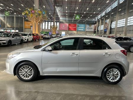 2017-Kia-Rio-14-EX-5-dr-Auto_5