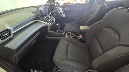 2026-Toyota-Urban-Cruiser-Toyota-Urban-Cruiser-15-XR-AT_21