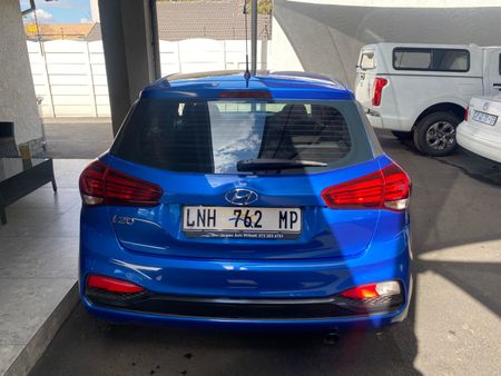 2019-Hyundai-i20-14-Fluid_4