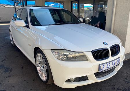 2011-BMW-3-Series-330i-M-Sport-Auto_0