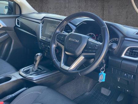 2023-Isuzu-D-Max-19-DDI-HR-LS-Auto-Double-Cab_12