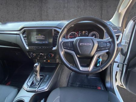 2023-Isuzu-D-Max-19-DDI-HR-LS-Auto-Double-Cab_13