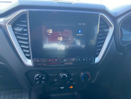 2023-Isuzu-D-Max-19-DDI-HR-LS-Auto-Double-Cab_19