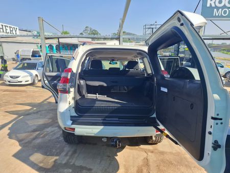2016-Toyota-Land-Cruiser-Prado-40-V6-VX-Auto_9