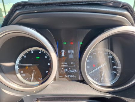 2016-Toyota-Land-Cruiser-Prado-40-V6-VX-Auto_11
