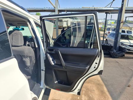 2016-Toyota-Land-Cruiser-Prado-40-V6-VX-Auto_20