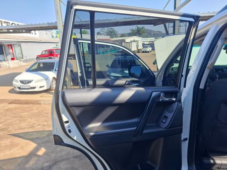 2016-Toyota-Land-Cruiser-Prado-40-V6-VX-Auto_21